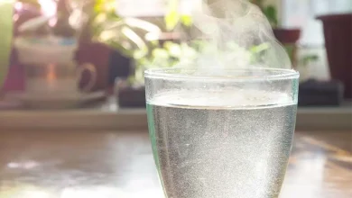 آیا آب داغ واقعاً باعث لاغری می‌شود؟