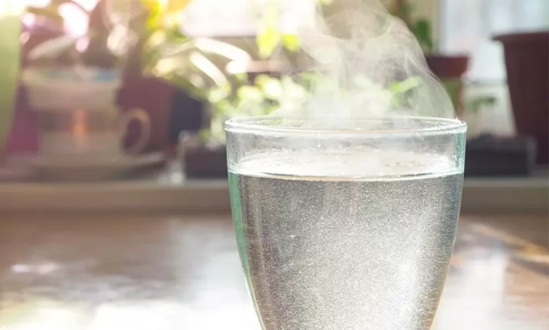 آیا آب داغ واقعاً باعث لاغری میشود؟